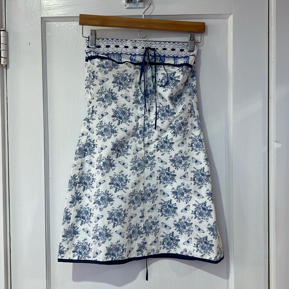 With Jèan Sabrin Dress | Toile Papillon